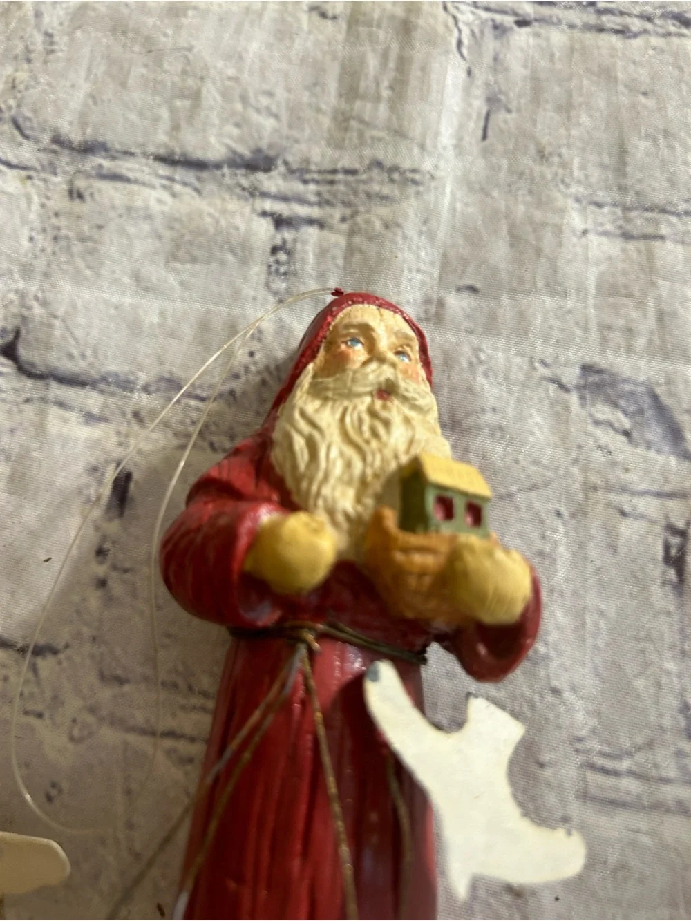 LORI MILLER WISPERING PINES CARVED FOLK ART SANTA ORNAMENT HOLDING BIRDHOUSE